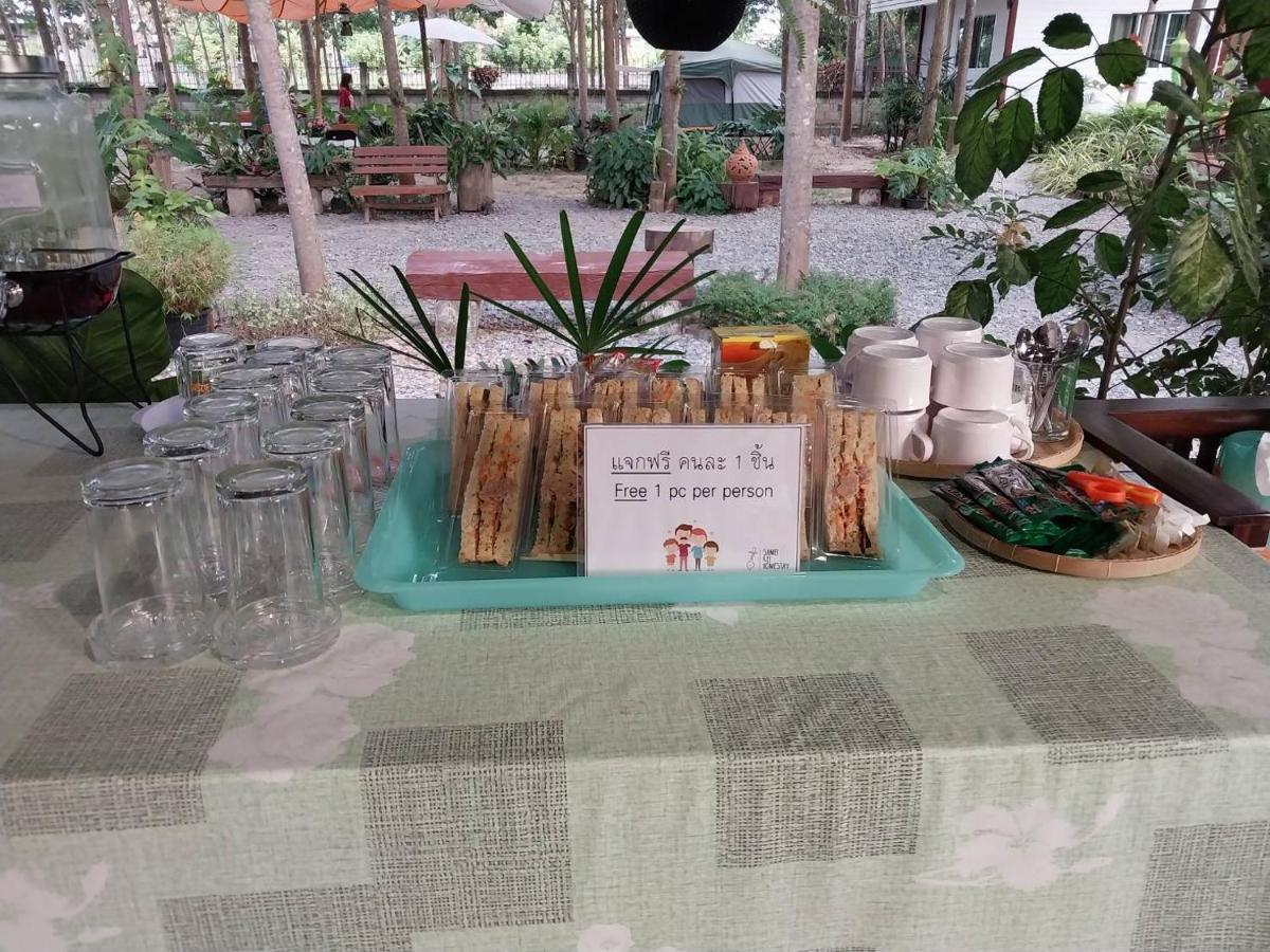 Sameikei Homestay Phrae Bagian luar foto